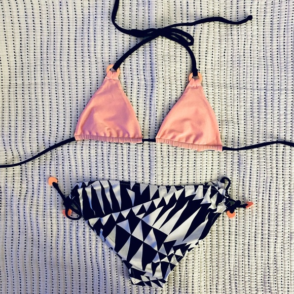 Seafolly youth size 10 black & white bikini like new!! - Picture 4 of 11